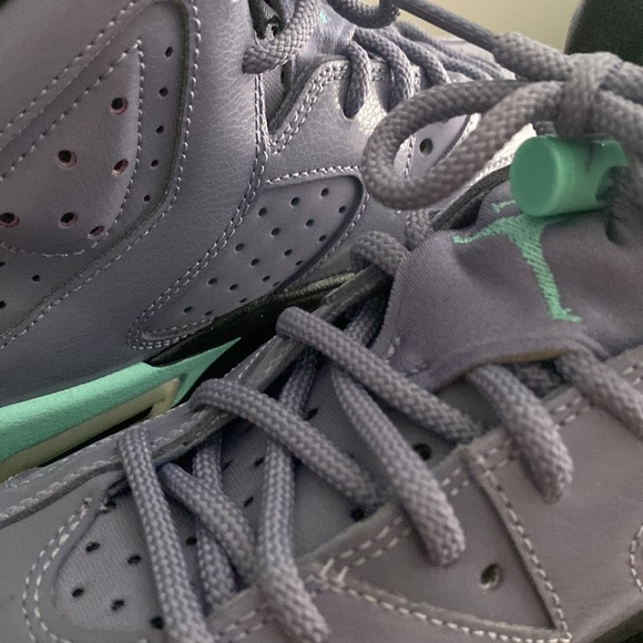 the shoes have never been worn still in good condition with swade - Picture 5 of 5